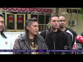 Bersama Warga, Sandy Tumiwa Grebek Rumah Tessa Kaunang