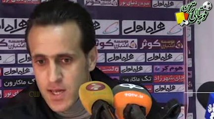 عصبانیت علی کریمی و بیرون‌انداختن لوگوی میکروفون برنامه نود