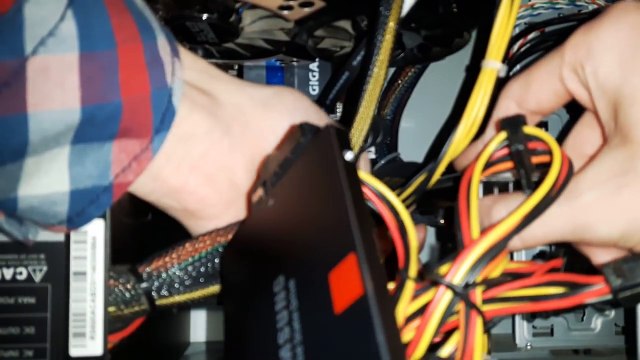 How to install an SSD + Windows 10 SSD Optimization [Tutorial/Guide]