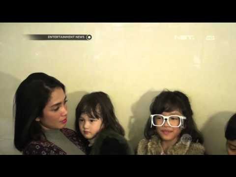 Serunya Ussy dan Keluarga Liburan ke Jepang