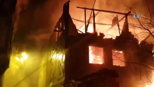 Safranbolu'da Tarihi Konak Alev Topuna Döndü
