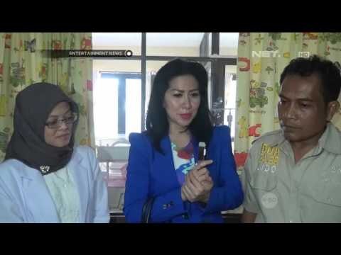 Venna Melinda Menjenguk Bayi yang Ditelantarkan di Toilet Kampus