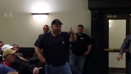 Cop Chokes Innocent Man for Asking Why the Town’s Water Was Cut Off