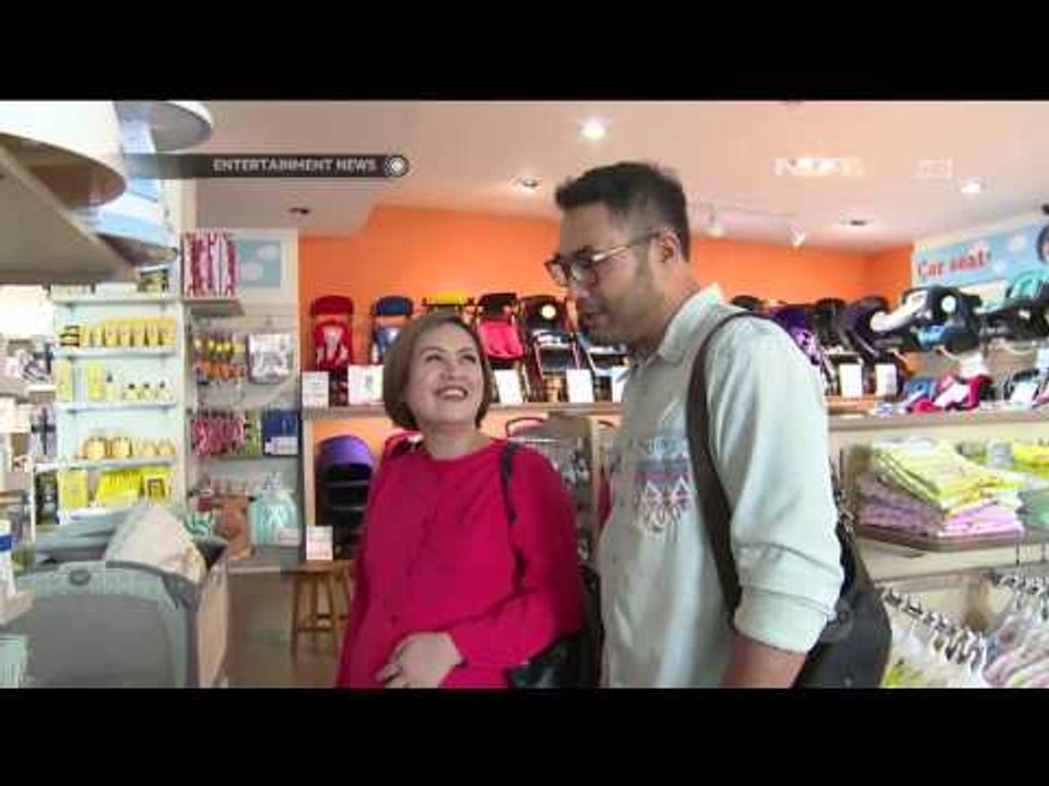 Kesibukkan Cynthia Lamusu dan Surya Saputra Belanja Perlengkapan Bayi Kembarnya