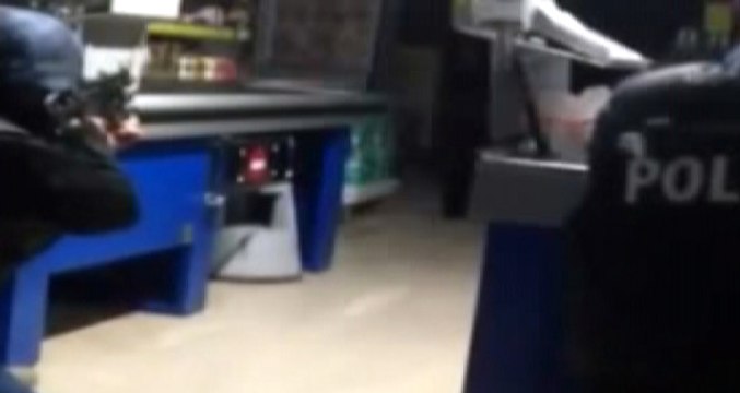 Eyüpsultan'da Saldırganlar Market Basıp Çalışanları Rehin Aldı! İşte Dehşet Anları