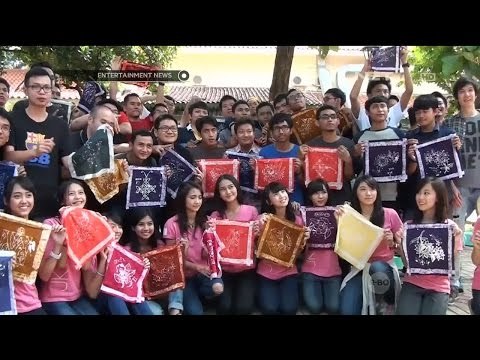 JKT48 Belajar Membatik bersama Fans