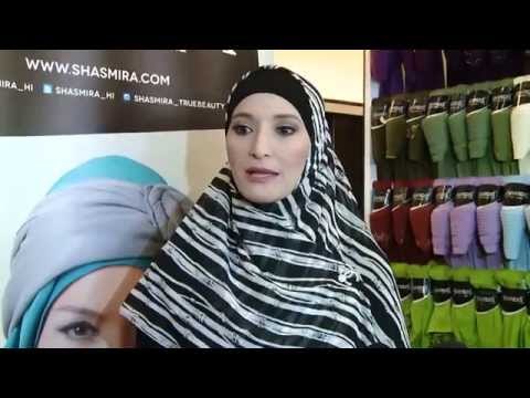 Inneke Koesherawati berkunjung ke butik miliknya