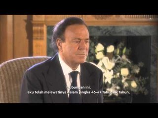 Julio Iglesias merupakan artis Latin tersukses