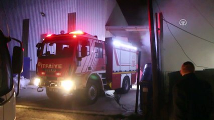 Kocaeli'de geri dönüşüm fabrikasında yangın