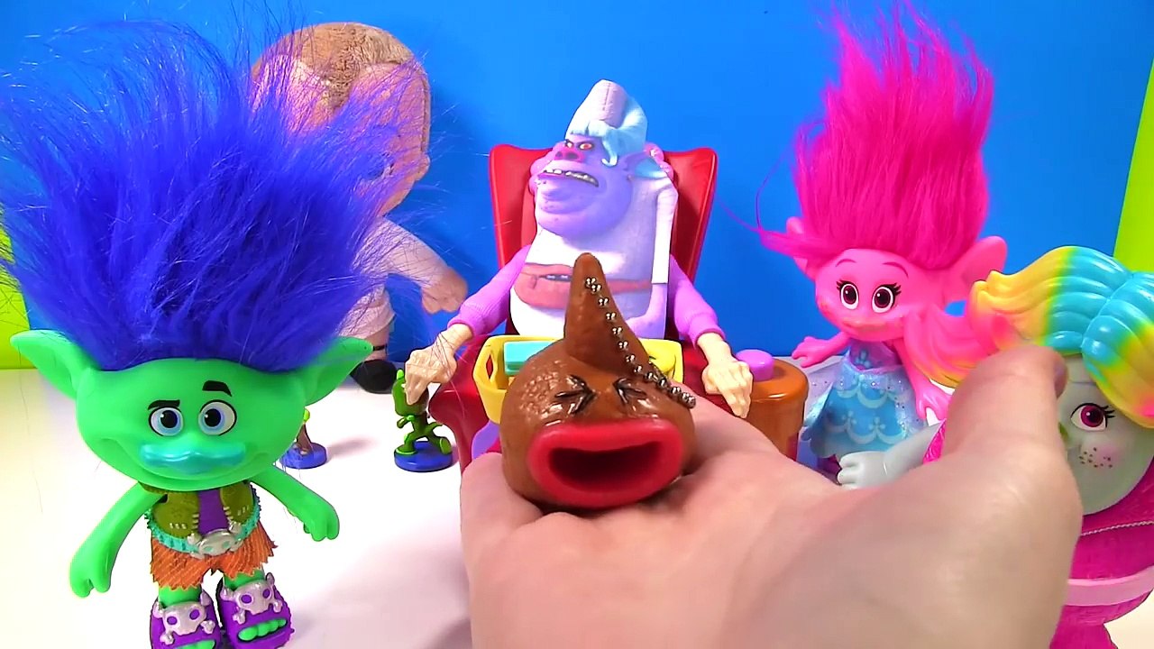 Greedy Grandma Chef Game! Trolls & Boss Baby Try to Get Food and Not Wake Granny!