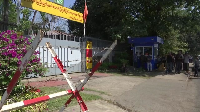 미얀마 경찰, 아웅산수치 집에 화염병 던진 용의자 검거 / YTN