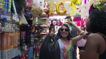 En busca del disfraz ideal, camino al carnaval de Rio