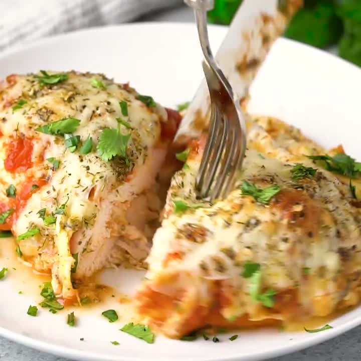 LASAGNA STUFFED CHICKEN