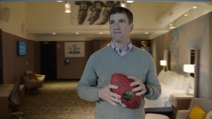 Eli Manning : "Ne pas donner la balle à Tom Brady trop longtemps !"