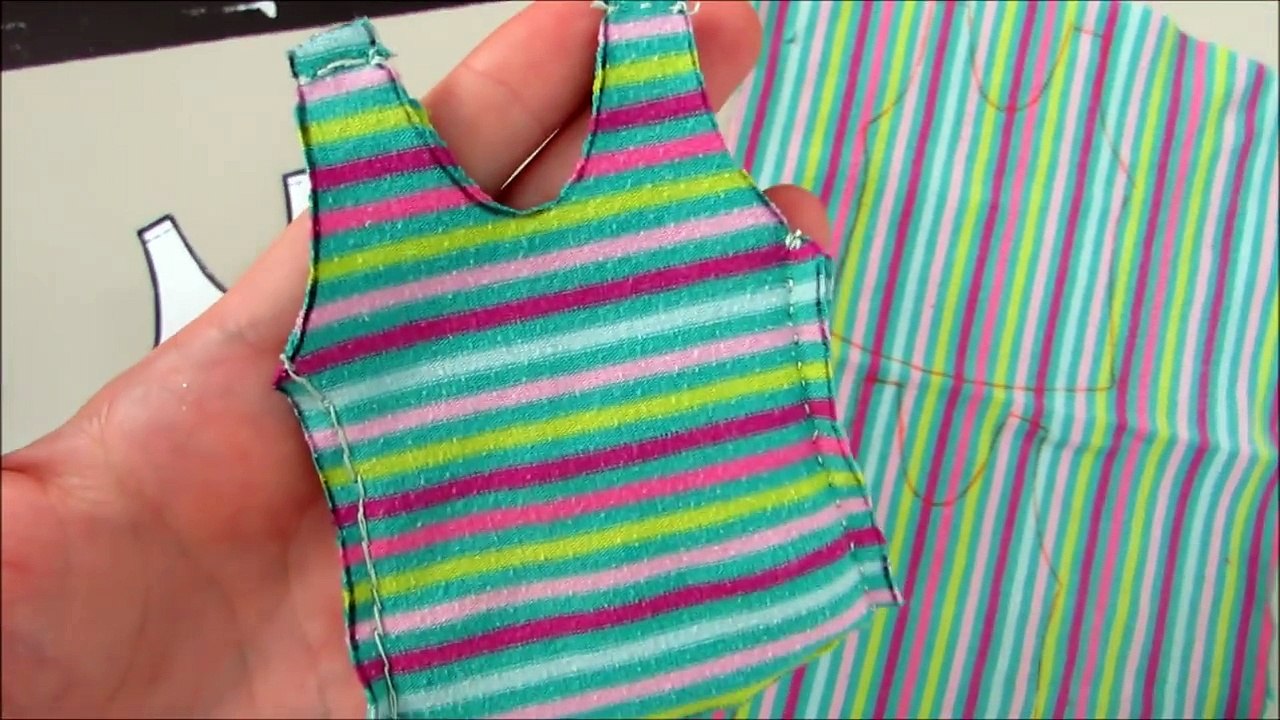 Camisetas Estampadas para Barbie DIY
