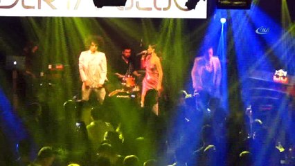 Derya Uluğ ve Cem Belevi zirveyi salladı