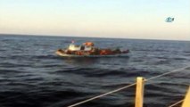 Makine arızası yapan teknedeki kaçaklar, Sahil Güvenlik ekiplerince kurtarıldı