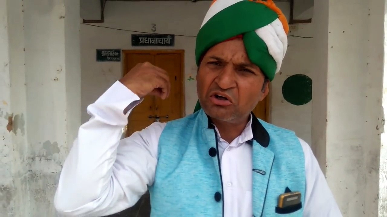 modi ji in gogasar गोगासर में मोदी की कड़ी फटकार गाँव वासी सकते में हम तख्ते में