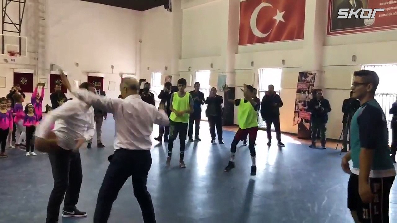 Bakan Osman Aşkın Bak, Cedi Osman'a meydan okudu