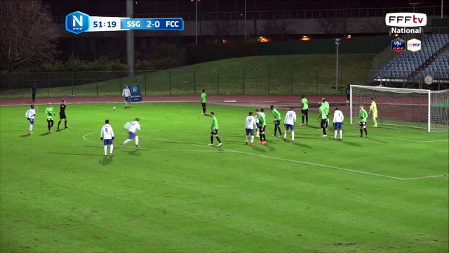 Le corner est directement repoussé par la défense de Chambly.