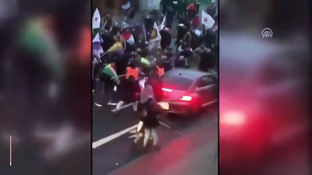 Terör örgütü PYD/PKK yandaşları Almanya�da Türk vatandaşının aracına saldırdı