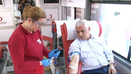 Elazığlı vatandaşlardan Afrin’deki askerler için kan bağışı