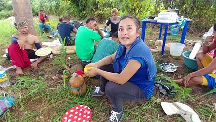 No podia faltar el desayuno huevo con frijoles en el campo. Tapiscando con el Play. Parte 11