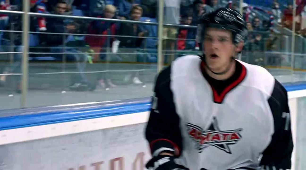 Молодежка 40. Молодежка трейлер 2013. Молодежка 40. Стальные львы молодежка. Молодежка двд.