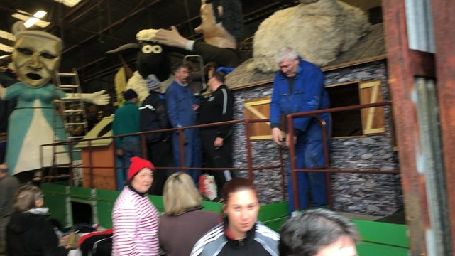 Un char de Carnaval construit par des enfants