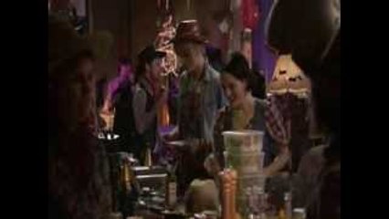 Lip service 1x05 - Frankie & Cat scenes