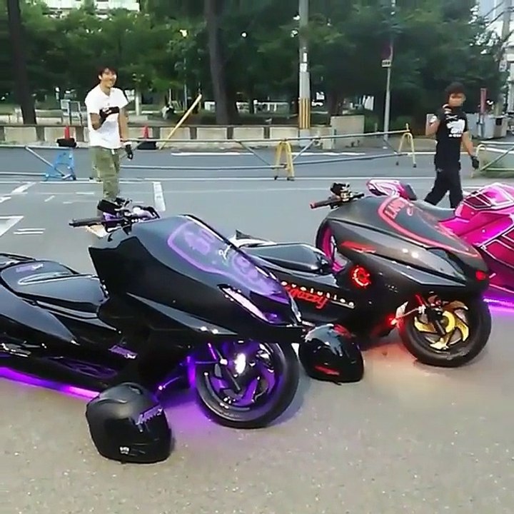 New moto meazing regarder