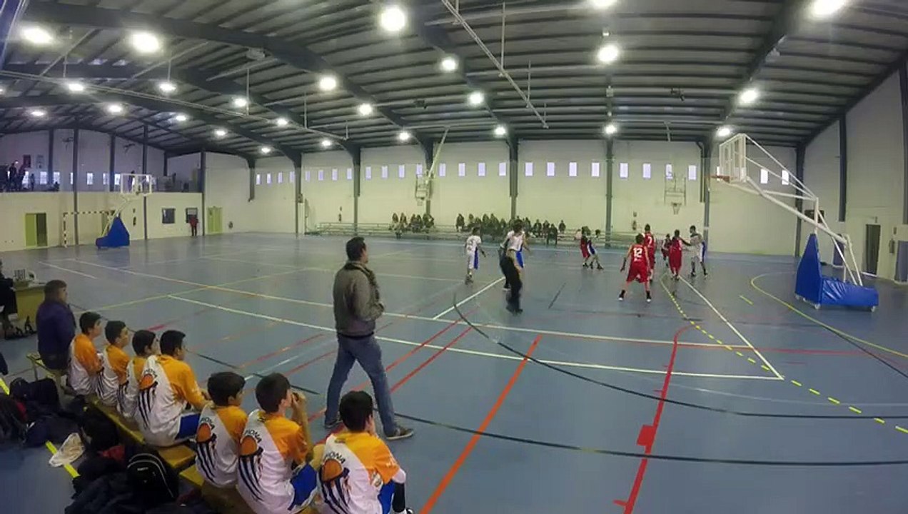 LUCAS VALDÉS....BUEN PARTIDO Y 20 PUNTOS.