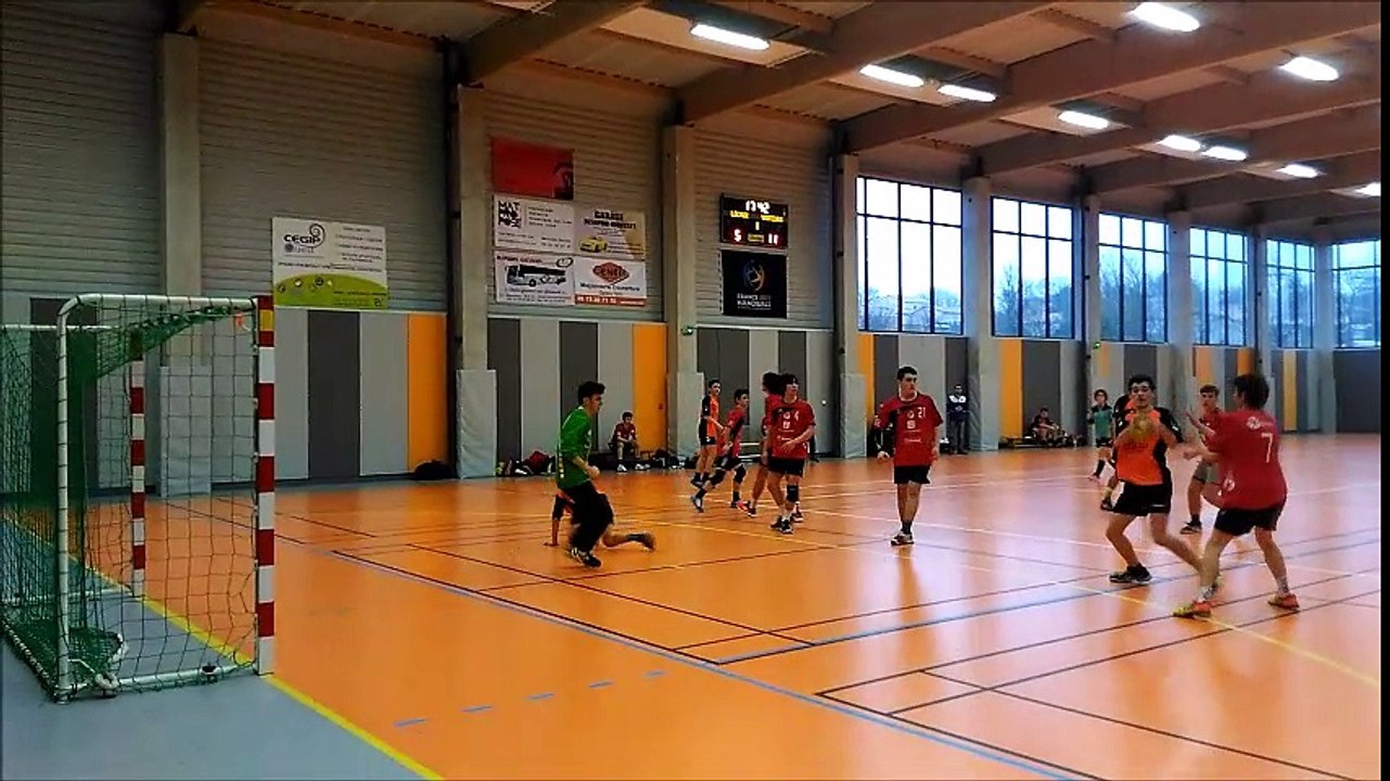 1er mi-temps vidéo du match -18 garçons Vehb &...