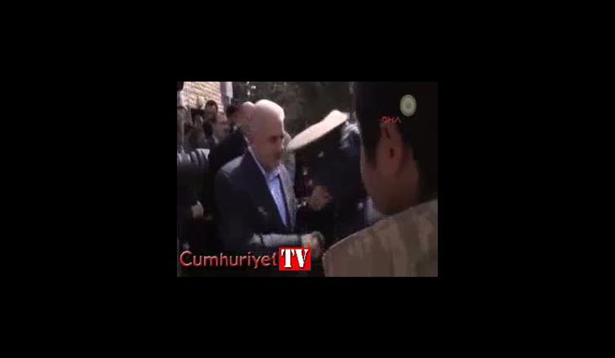 Başbakan Binali Yıldırım Kırıkhan'da şehit cenaze törenine katıldı