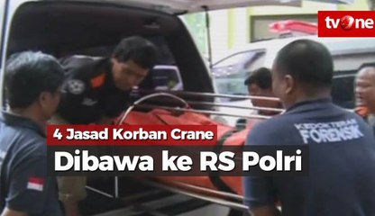 Empat Jenazah Korban Crane Dibawa ke Ruang Forensik RS Polri