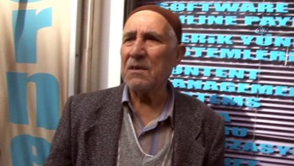 85 yaşındaki dedeyi yardım bahanesiyle dolandıran şahıslar kamerada