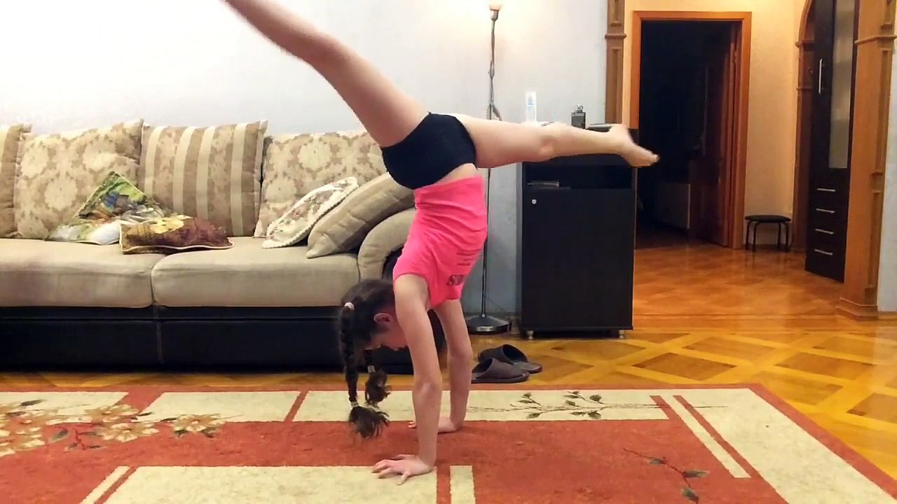 Flexible gymnastics girl – Видео Dailymotion