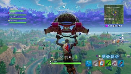 jugando a fornite (15)