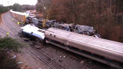 Les images après la collision de deux trains en Caroline du Sud