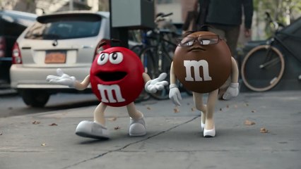 Super-Bowl: La pub très drôle avec un M&M’S qui se transforme en Danny DeVito !