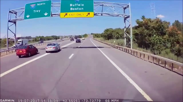 TOP10 - PIORES ACIDENTES DE CARROS - INACREDITAVEL