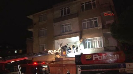 Maltepe'de Girişi Çöken Binadakiler Tahliye Ediliyor