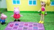 Polly Vai Brincar de Amarelinha na Casa do Pig George e da Peppa Pig!! Novelinha Em Português Toys