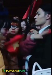 Dân mạng ráo riết truy lùng danh tính chàng cảnh sát "gây bão" trong lễ đón U23 tại Nghệ An