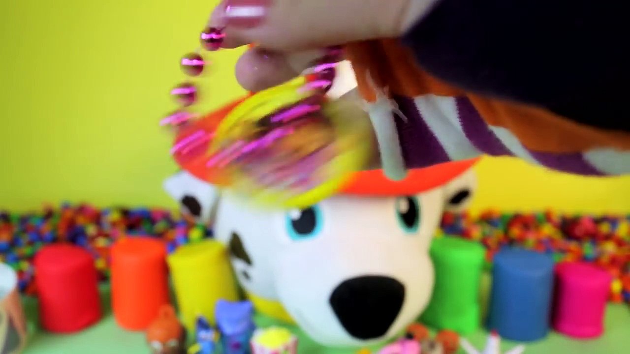 Surprise Eggs Paw Patrol Bucket and Play Doh Surprise Eggs!