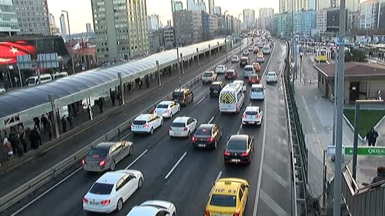 Yarıyıl Tatili Bitti, Trafik Yoğunluğu Arttı