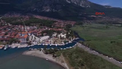 Muğla Gündüz Muhtar, Gece Çöp Kamyonu Şoförü