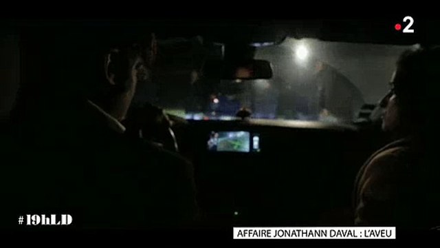 Les équipes de Laurent Delahousse ont pu suivre dans sa voiture l'avocat de Jonathann Daval juste après sa conférence de presse - Regardez