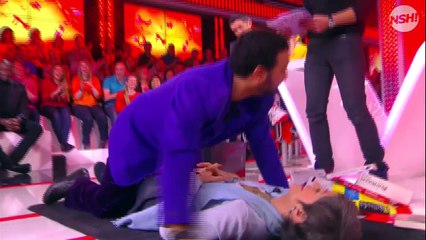 Il y a trois ans dans TPMP… La séance de gainage originale de Cyril Hanouna avec Nagui (Vidéo)