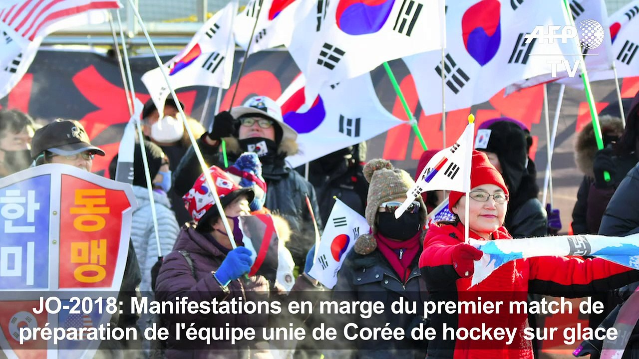 L'équipe mixte coréenne de hockey sur glace teste la glace